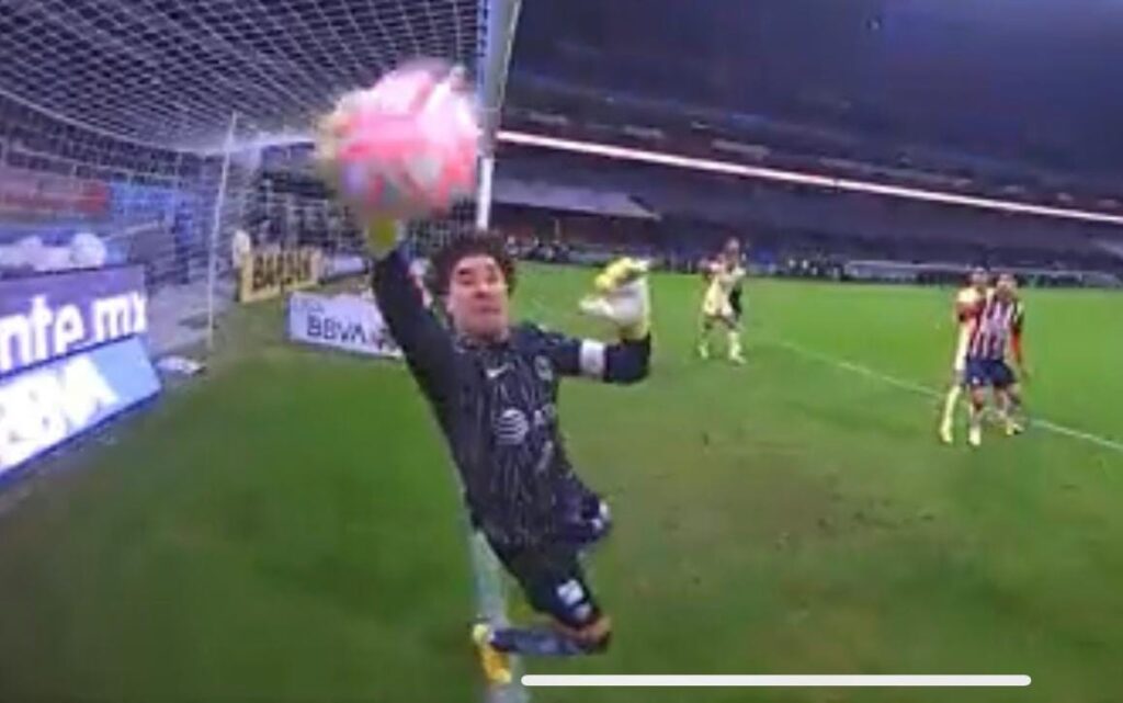 Chivas pierde 2-1 el clásico, las Águilas vuelan alto. Chivas pierde 2-1 el clásico, las Águilas vuelan alto.