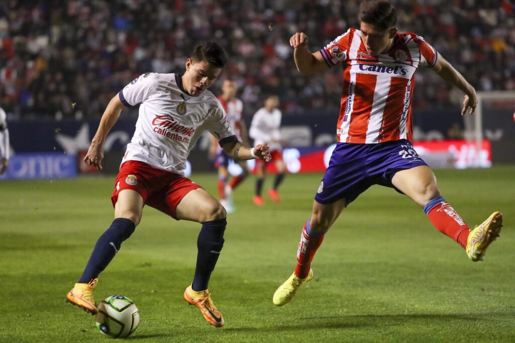 Chivas empata y pierde a Alexis Vega Chivas empata y pierde a Alexis Vega