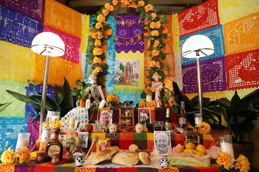 altar mexicano dia de muertos salamanca