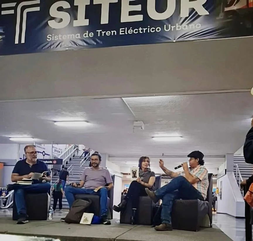 Arturo Accio y Marcos González presentaron libro en el tren